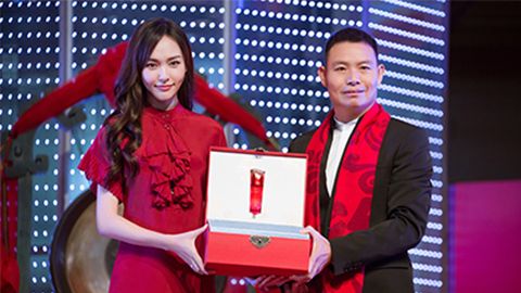 中国美正当红，918.comA股上市，引领新时代